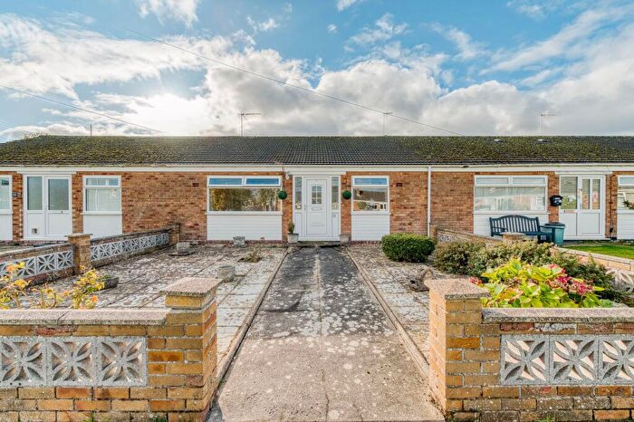 2 Bedroom Terraced Bungalow For Sale In Manor Walk, Kessingland, NR33