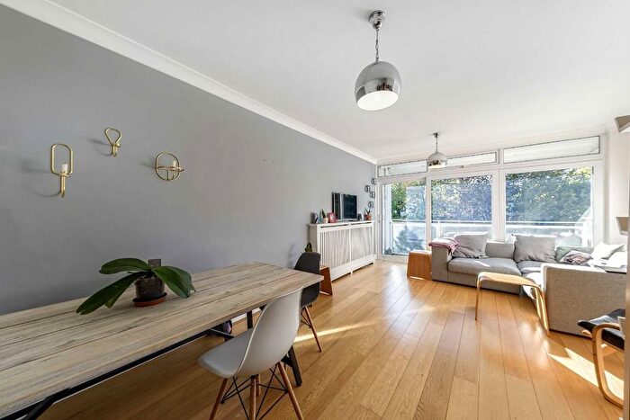 2 Bedroom Flat To Rent In Clarence Avenue, London, SW4