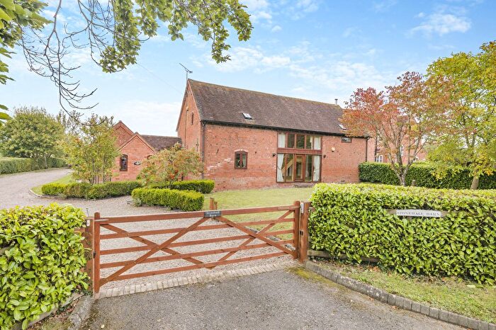 5 Bedroom Barn Conversion For Sale In Stonebow Road Drakes Broughton Pershore, Worcestershire, WR10