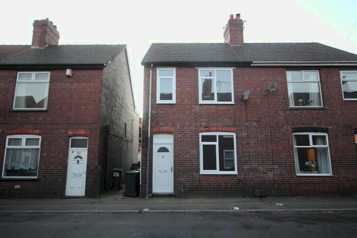 3 Bedroom Semi-Detached House To Rent In Kings Road, Cudworth, Barnsley, S72