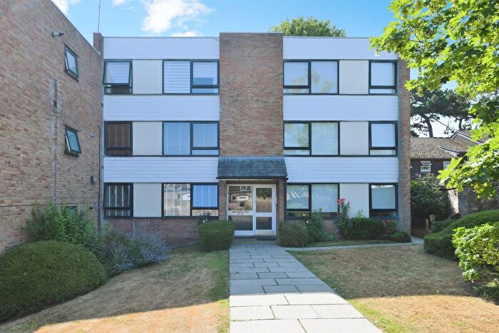 2 Bedroom Flat For Sale In Hoe Lane, Ware, SG12