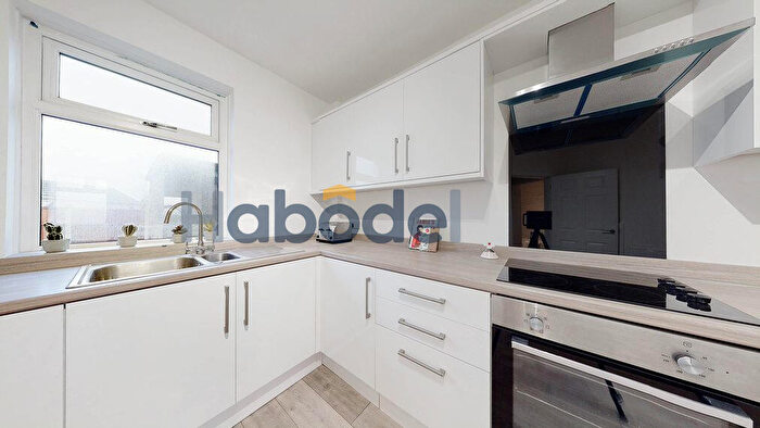 3 Bedroom Semi-Detached House To Rent In Woodlands, Doncaster, DN6