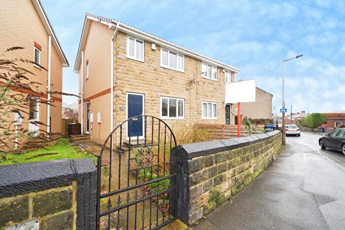 3 Bedroom Semi Detached House For Sale In Shaw Lane, Barnsley, S70