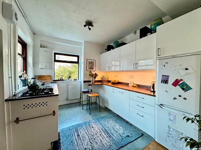 3 Bedroom Terraced House For Sale In York Avenue, Whalley Range, M16
