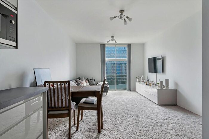 1 Bedroom Flat To Rent In Warwick Building, Chelsea Bridge Wharf, London, SW11