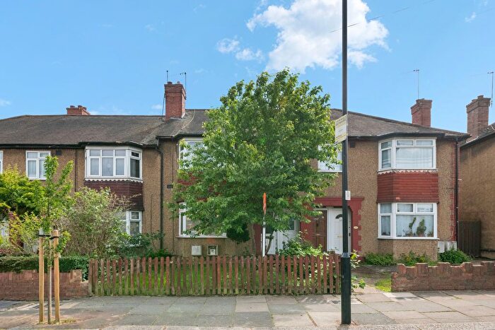 1 Bedroom Maisonette For Sale In Carr Road, Northolt, UB5