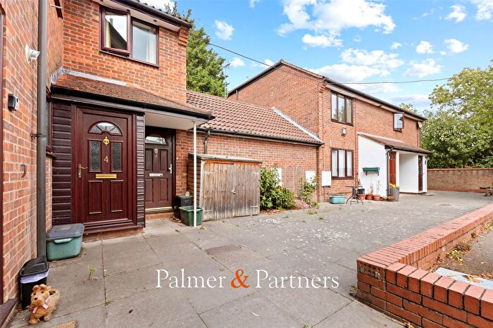 1 Bedroom Maisonette For Sale In Rowhedge Road, Colchester, Essex, CO2