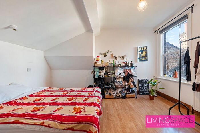 1 Bedroom Flat For Sale In Kimberly Gardens, London, N4