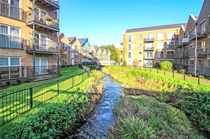 2 Bedroom Flat For Sale In Esparto Way, South Darenth, DA4