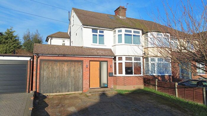 4 Bedroom Semi Detached House For Sale In Lewes Way, Croxley Green, Rickmansworth, WD3