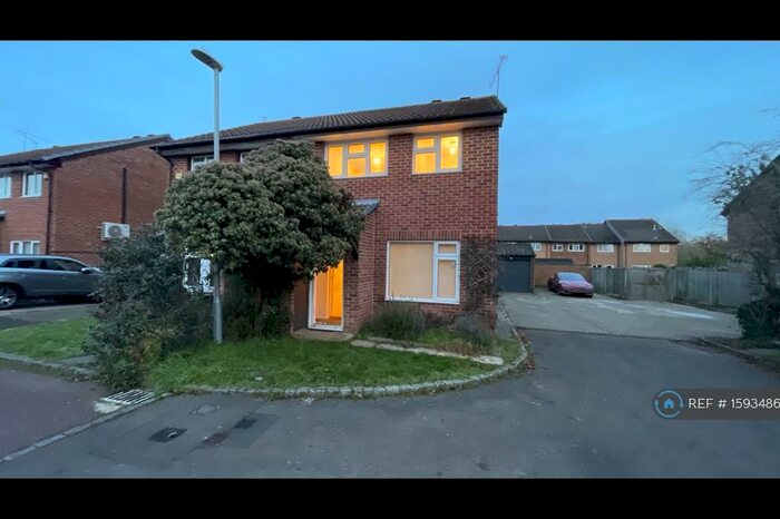 3 Bedroom Semi-Detached House To Rent In Barkwith Close, Lower Earley, Reading, RG6