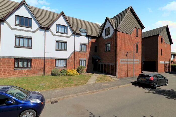 1 Bedroom Flat To Rent In Allington Close, Greenford, UB6