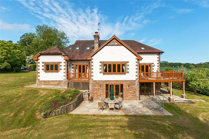 5 Bedroom Detached House For Sale In Sun Hill, Fawkham, Longfield, Kent, DA3