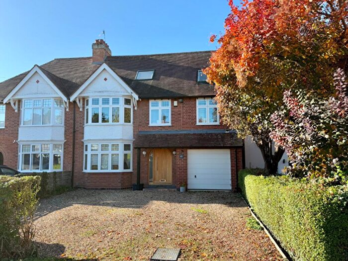 4 Bedroom Semi Detached House For Sale In Banbury Road, Stratford-Upon-Avon, Warwickshire, CV37