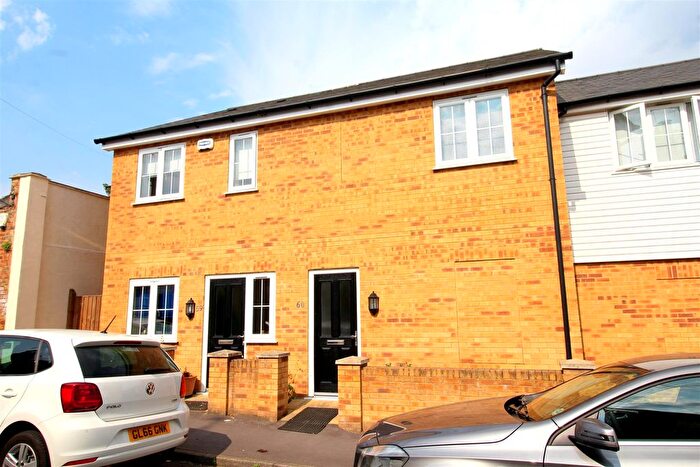 1 Bedroom Flat To Rent In Cobden Road, Sevenoaks, Kent, TN13