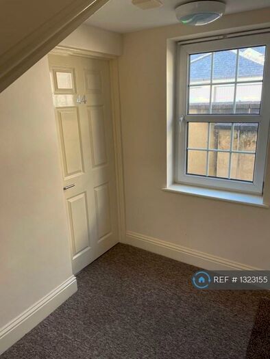 2 Bedroom Flat To Rent In Horstmann Close, Bath, BA1