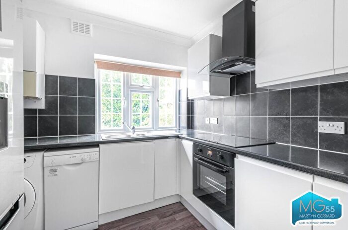 3 Bedroom Apartment To Rent In Etchingham Court, Etchingham Park Road, London, N3