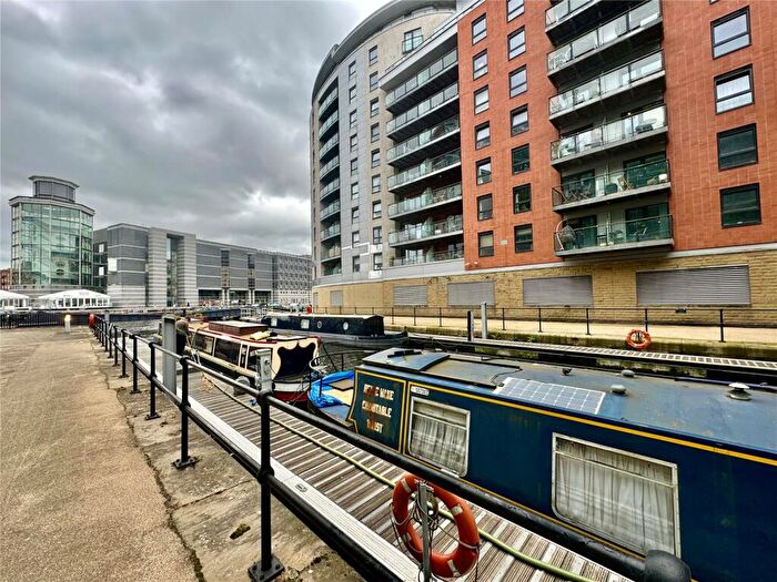 2 Bedroom Apartment For Sale In Mackenzie House, Chadwick Street, Leeds, LS10