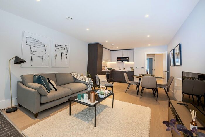 2 Bedroom Flat To Rent In London Road, Hounslow TW3