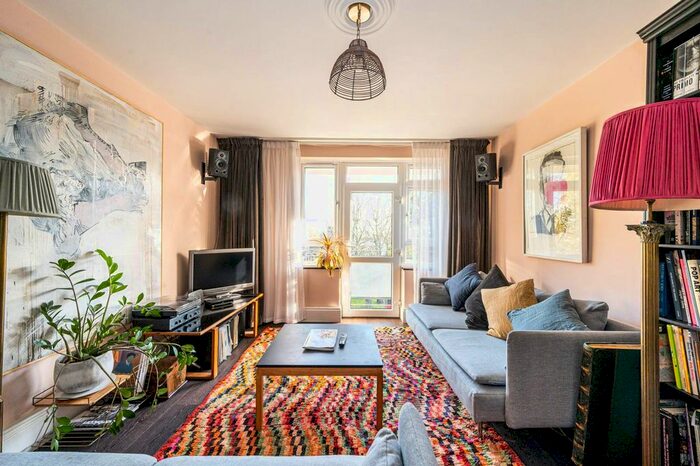 2 Bedroom Flat To Rent In Green Lanes, Finsbury Park, London, N4