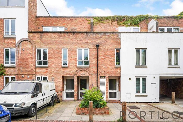 4 Bedroom Apartment For Sale In Sunbury Lane, London, SW11