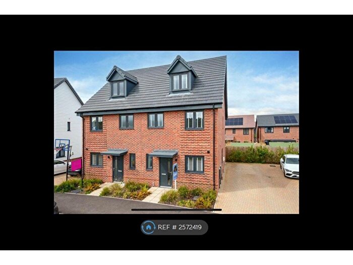 3 Bedroom Semi-Detached House To Rent In Goodwood Crescent, Crowthorne, RG45