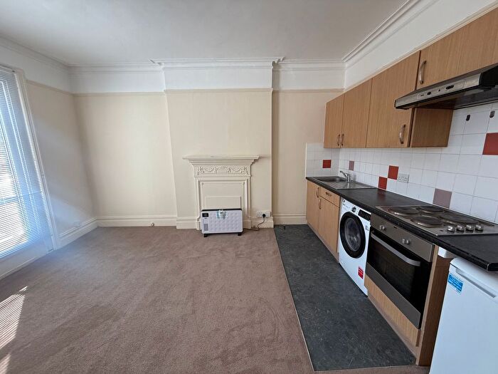 Studio To Rent In Vicarage Farm Road, Hounslow, TW5