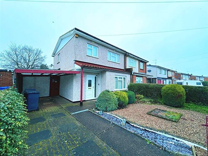 3 Bedroom House To Rent In Ingram Road, Dunscroft, Doncaster, DN7