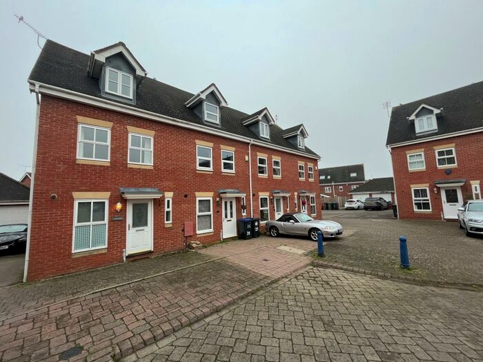 3 Bedroom Town House To Rent In Caliban Mews, Warwick Gates, CV34