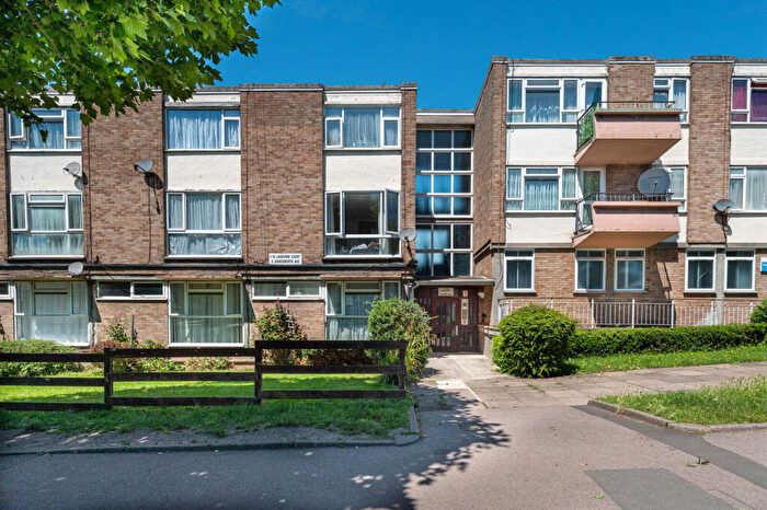 1 Bedroom Flat For Sale In Lakeview Court, Highams Park, London, E4