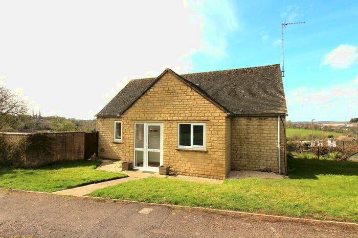 3 Bedroom Bungalow To Rent In Dunstan Avenue, Chipping Norton, OX7