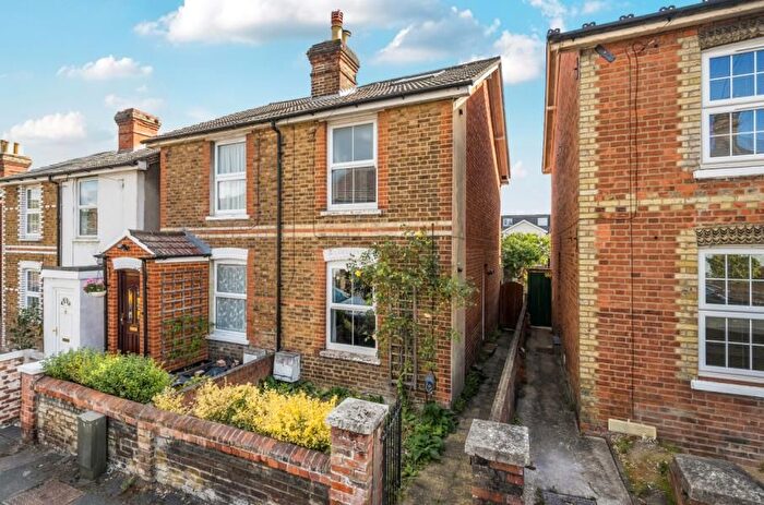 3 Bedroom Property To Rent In Ludlow Road, Guildford, GU2