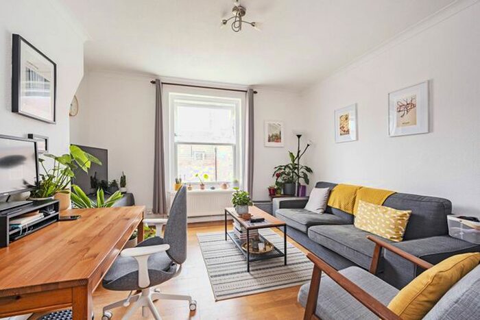 2 Bedroom Flat To Rent In Lynmouth Road, Stoke Newington, London, N16