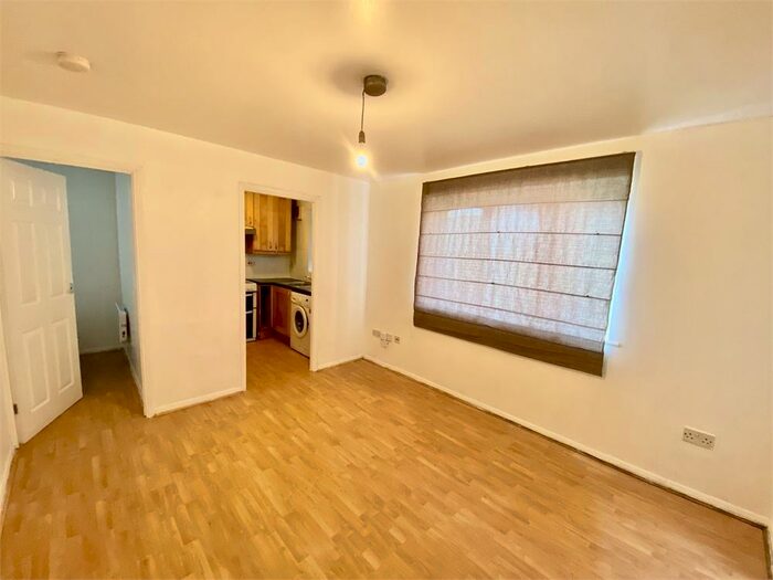 1 Bedroom Flat To Rent In Brindley Close, Wembley, Greater London, HA0