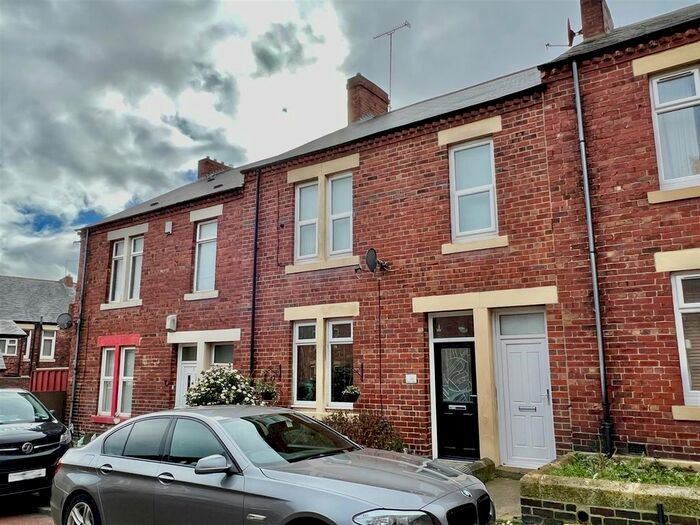 2 Bedroom Flat To Rent In Portland Street, Pelaw, Gateshead, NE10