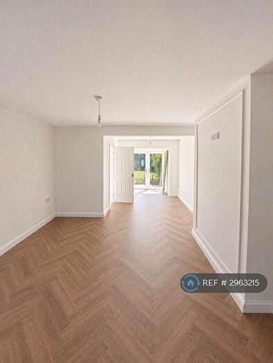 4 Bedroom Semi-Detached House To Rent In Torver Crescent, Sunderland, SR6