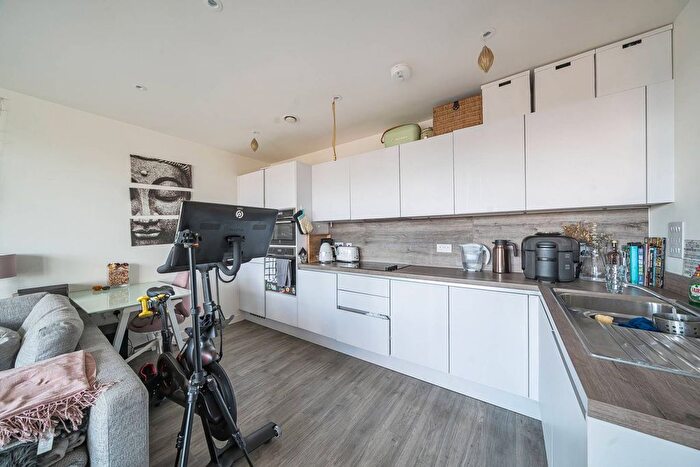 2 Bedroom Flat For Sale In Moorhen Drive, Hendon, London, NW9