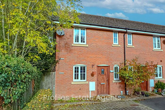 2 Bedroom Town House To Rent In The Beeches, Burbage, Hinckley, LE10