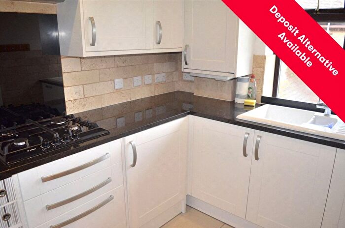 2 Bedroom Flat To Rent In Holmwood Gardens, Wallington, SM6