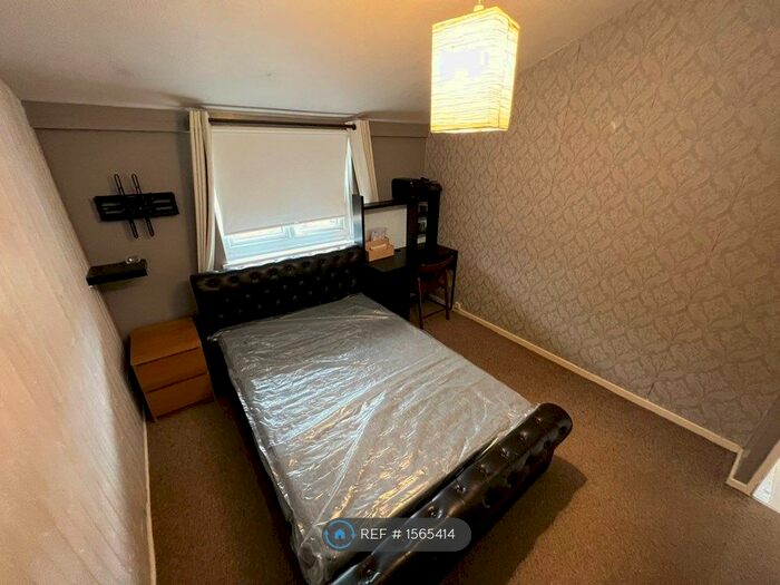 4 Bedroom Flat To Rent In Berkeley Walk, London, N7