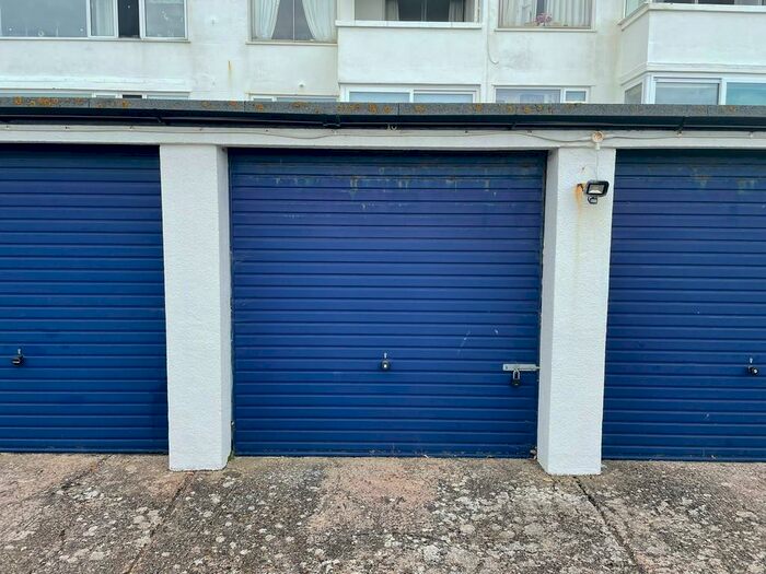 Garage / Parking To Rent In Brighton Road, Lancing, BN15