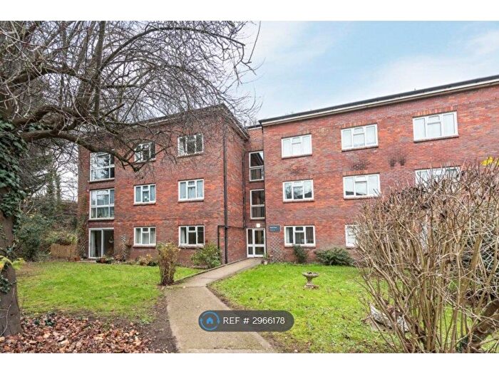 3 Bedroom Flat To Rent In Berry Lane, Rickmansworth, WD3