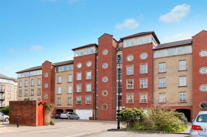 2 Bedroom Flat To Rent In Andes Close, Southampton, SO14