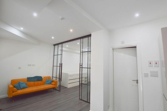 Studio To Rent In Canfield Gardens, South Hampstead, NW6