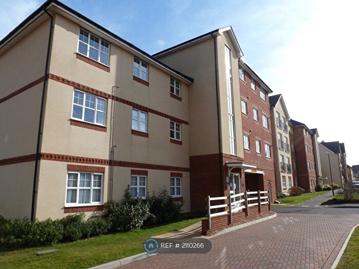 2 Bedroom Flat To Rent In The Butts, Wick, Littlehampton, BN17