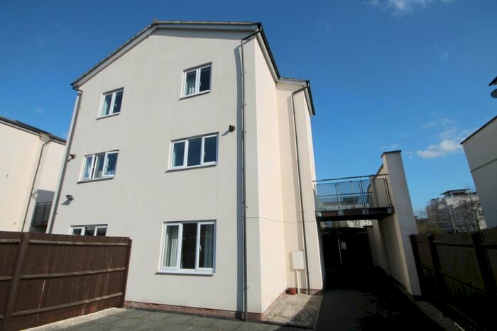 3 Bedroom Semi-Detached House To Rent In Watkin Road, Leicester, LE2