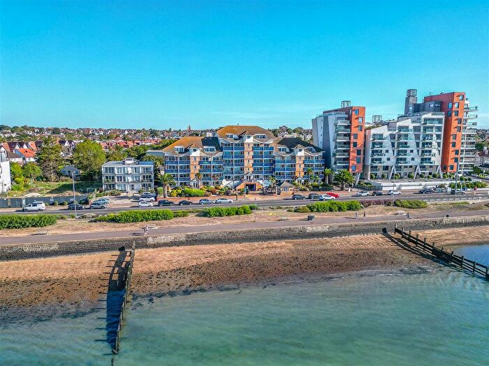 3 Bedroom Flat For Sale In The Leas, Westcliff-On-Sea, SS0