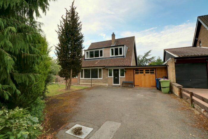 3 Bedroom Chalet For Sale In Main Street, Bigby, Barnetby, DN38