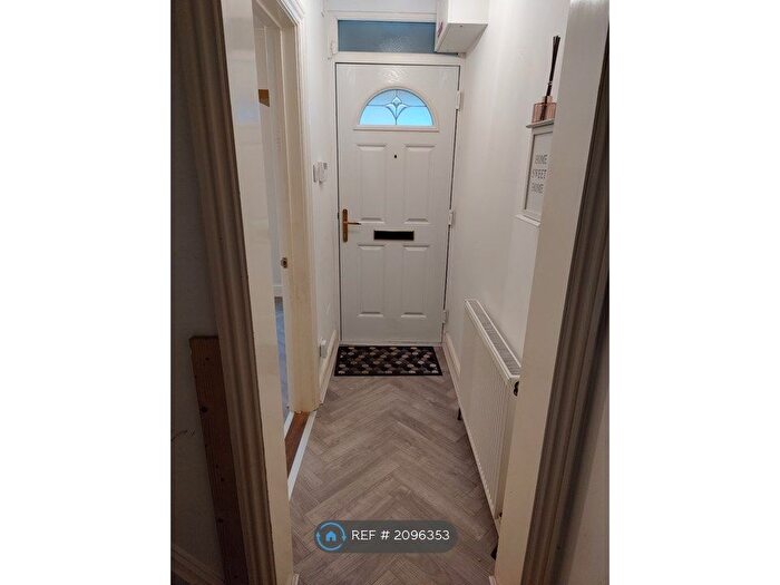 4 Bedroom Terraced House To Rent In East Street, Chatham, ME4