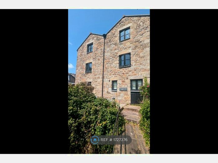 2 Bedroom Flat To Rent In Tolcarne, Newlyn, Penzance, TR18
